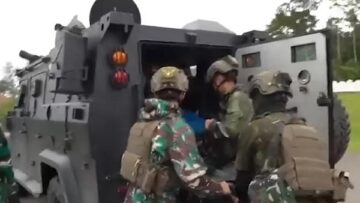 TNI Evakuasi Dua Jenazah Warga Sipil Korban Pembunuhan Kelompok Bersenjata di Yahukimo, Satu Korban Masih Dicari